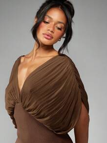 MISSGUIDED 优雅垂坠蝙蝠袖长裙，深 V 领，高腰侧开衩，晚礼服，派对婚礼宾客，秋冬 - 摩卡棕 - 查看 6