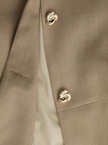 Aveloria Rosie 简约而不失优雅的女士通勤百搭复古金色装饰金属扣腰部拼接设计修腰长袖女士西装外套