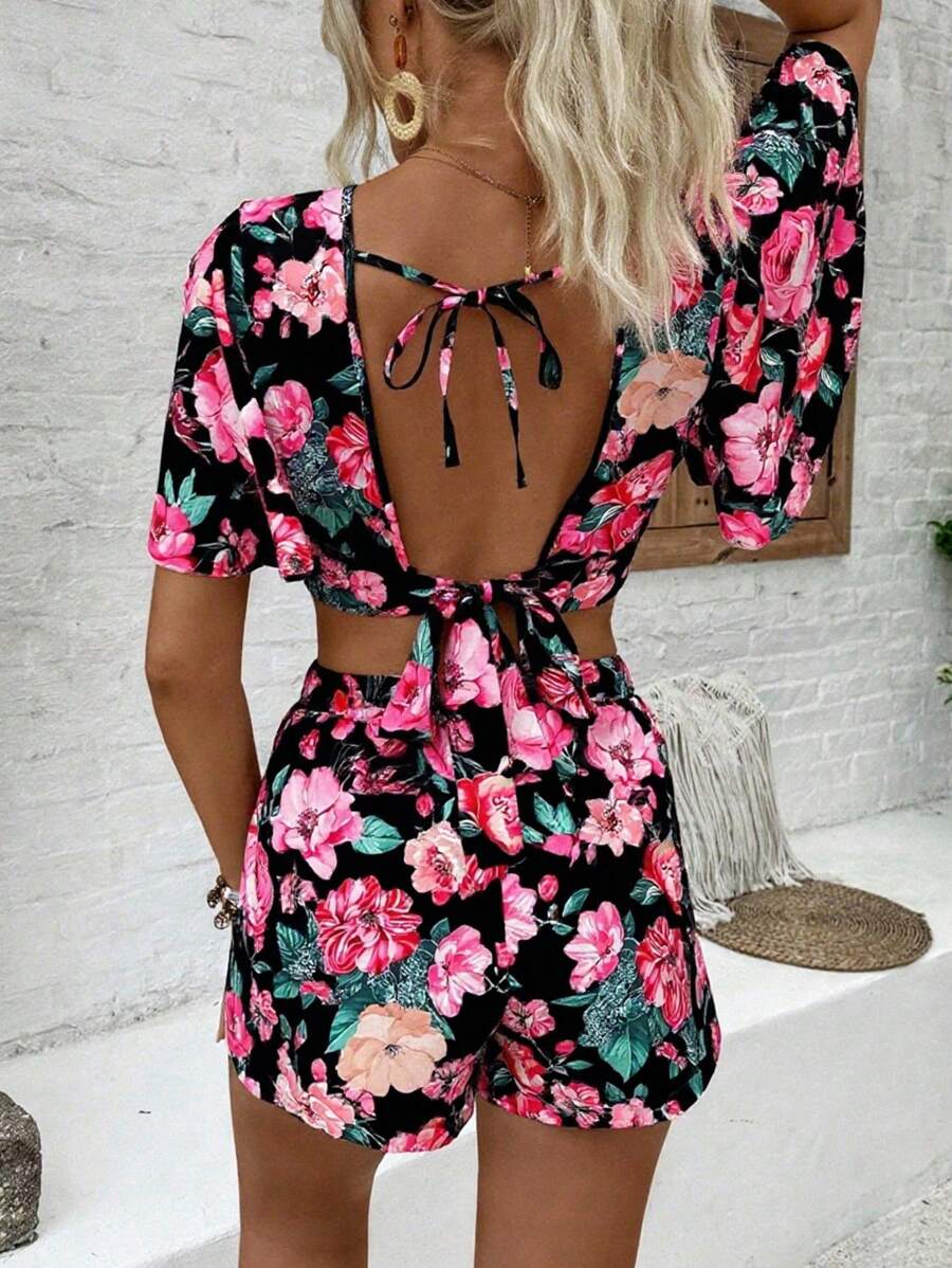 Breezaya 2 件套露背蝴蝶结灯笼袖花卉印花短款上衣和松紧腰花卉印花短裤，度假和日常穿着，夏季