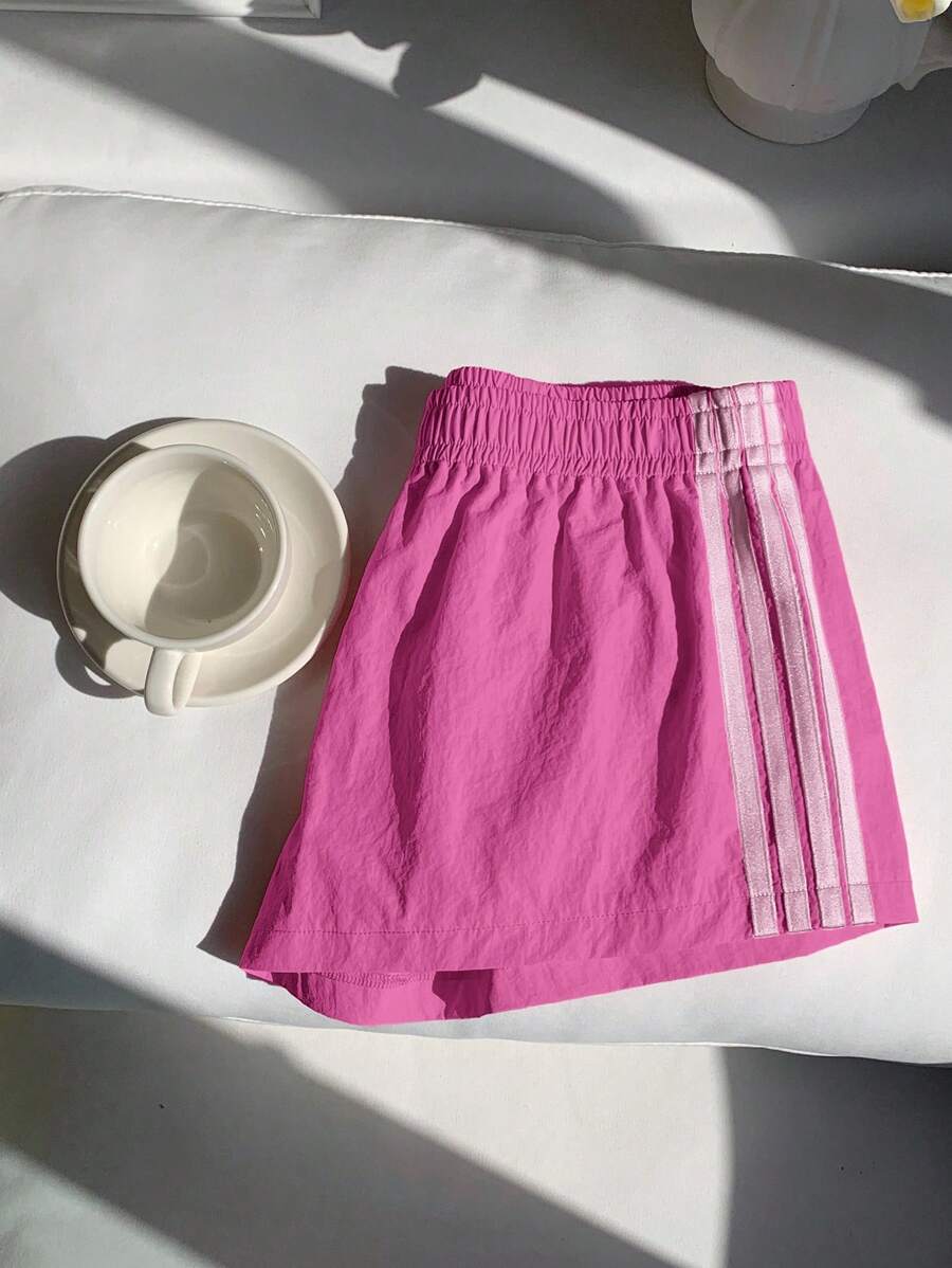 Comfortcana 夏季简约休闲玫红色侧织带女短裤 - 玫紅色 - 查看 1