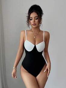 SHEIN Unity Gaun Mini Bodycon Seksi dan Modis dengan Kontras Hitam & Putih dan Tali Bahu Tipis, Cocok untuk Liburan Pantai atau Resor, Musim Semi/Panas - Hitam dan Putih - View 5