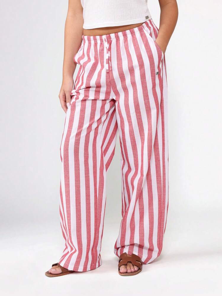 Weite Hose aus Leinen mit vertikalen Streifen