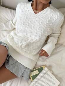 SHEIN 青少年女孩纯白色 V 领宽松针织毛衣，简约极简主义，适合学校、秋冬的百搭套头衫白色麻花针织毛衣白色 V 领毛衣麻花针织毛衣纹理针织毛衣白色针织毛衣白色针织上衣女士白色毛衣麻花针织 V 领 - 白色 - 查看 7