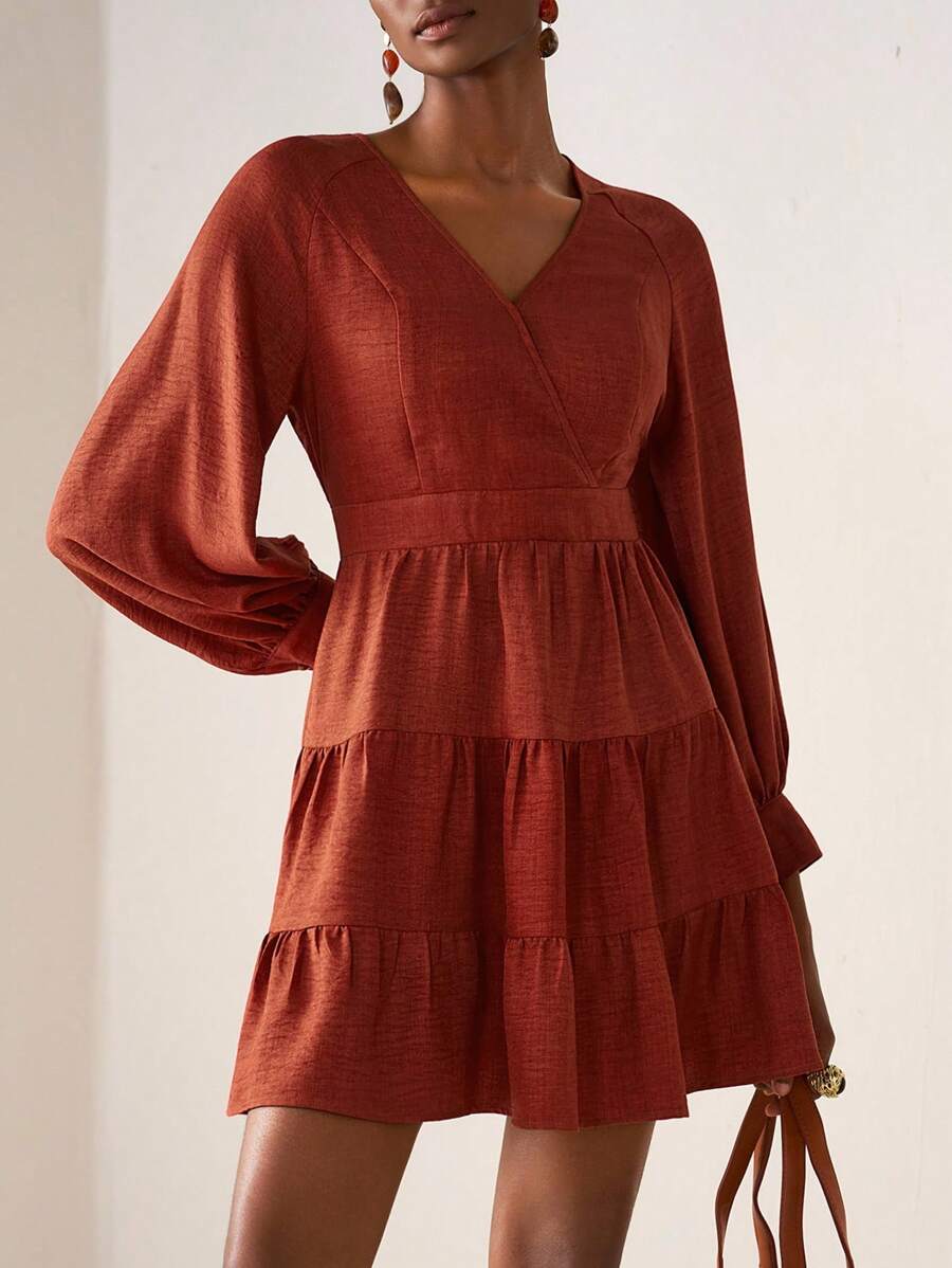 Zivah Vestido corto floral de manga farol con volantes y cuello en V, de mezcla de lino, en color marrón caramelo, vestido mini para mujer - Colección Primavera/Verano 2025, look ideal para festivales de música, Pascua, Día de San Patricio, estilo occidental, nómada, fiesta de cumpleaños, graduación, universidad, uso diario, casual, vacaciones, cruceros, playa, tomar el sol - Óxido marrón - Ver 1