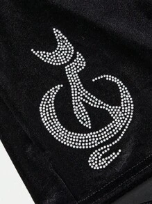 ROMWE J-Fashion Conjunto de 2 peças Y2K com letras de gato sexy e strass, decoração de veludo, top tipo bandeau e shorts de veludo com cordão na cintura, para mulheres - Preto - Ver 4