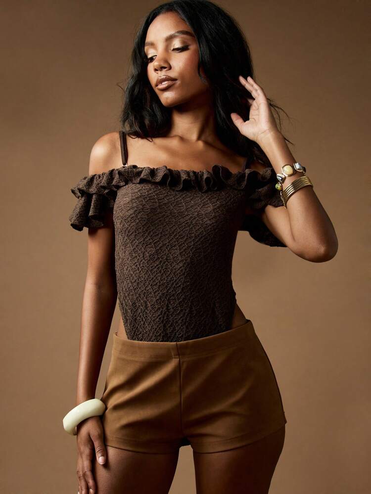 MISSGUIDED テクスチャード加工のバルドーボディスーツ（フリルトリムとタイバック付き）