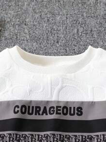 SHEIN 2 件套年轻男孩字母印花圆领长袖白色运动衫和全身侧条纹印花运动裤套装 - 灰色 - 查看 4