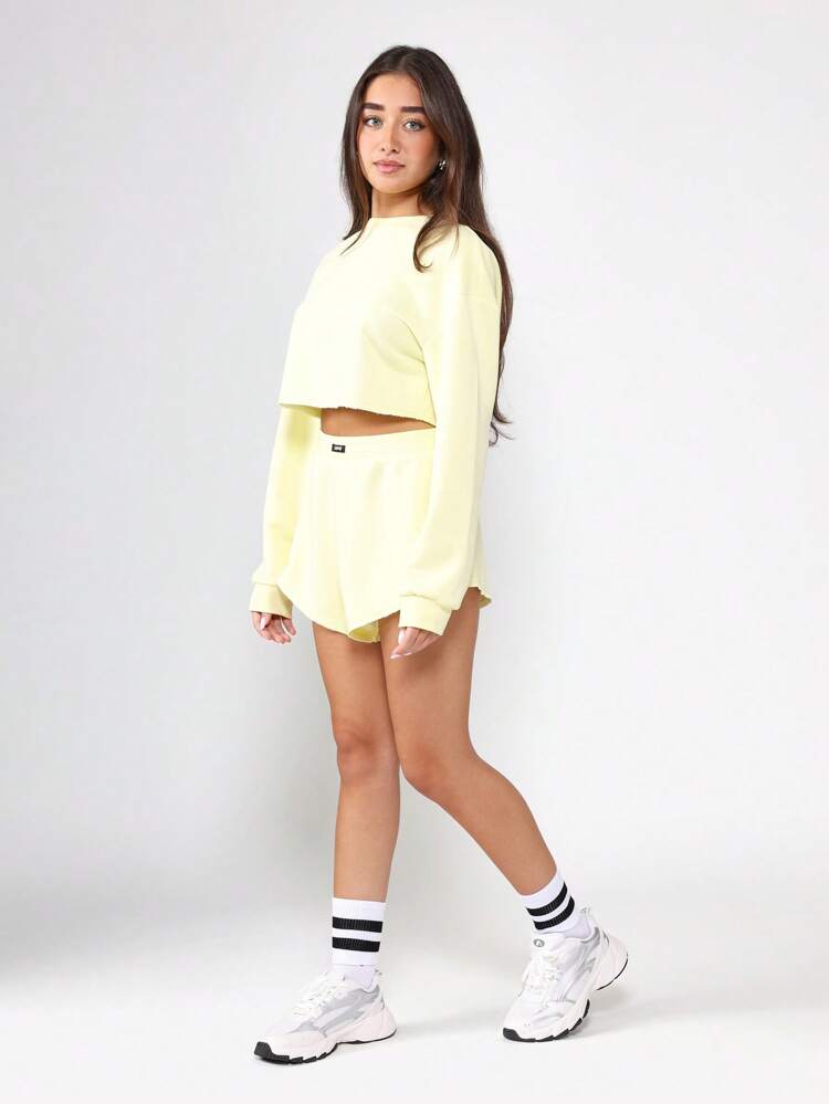 Active Top And High Rise Shorts With Elastic Waistband