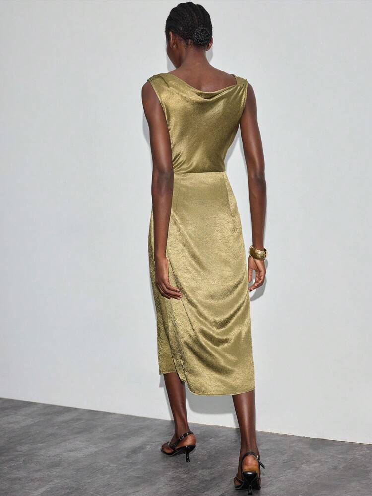 SHEIN Maija 세련된 핏의 롱 우븐 골드 드레스, 반투명 플레인 디자인 새틴 골드 드레스, 깊은 V넥 골드 드레스, 가을 여성, 크리스마스, 우아한 파티 골드 드레스