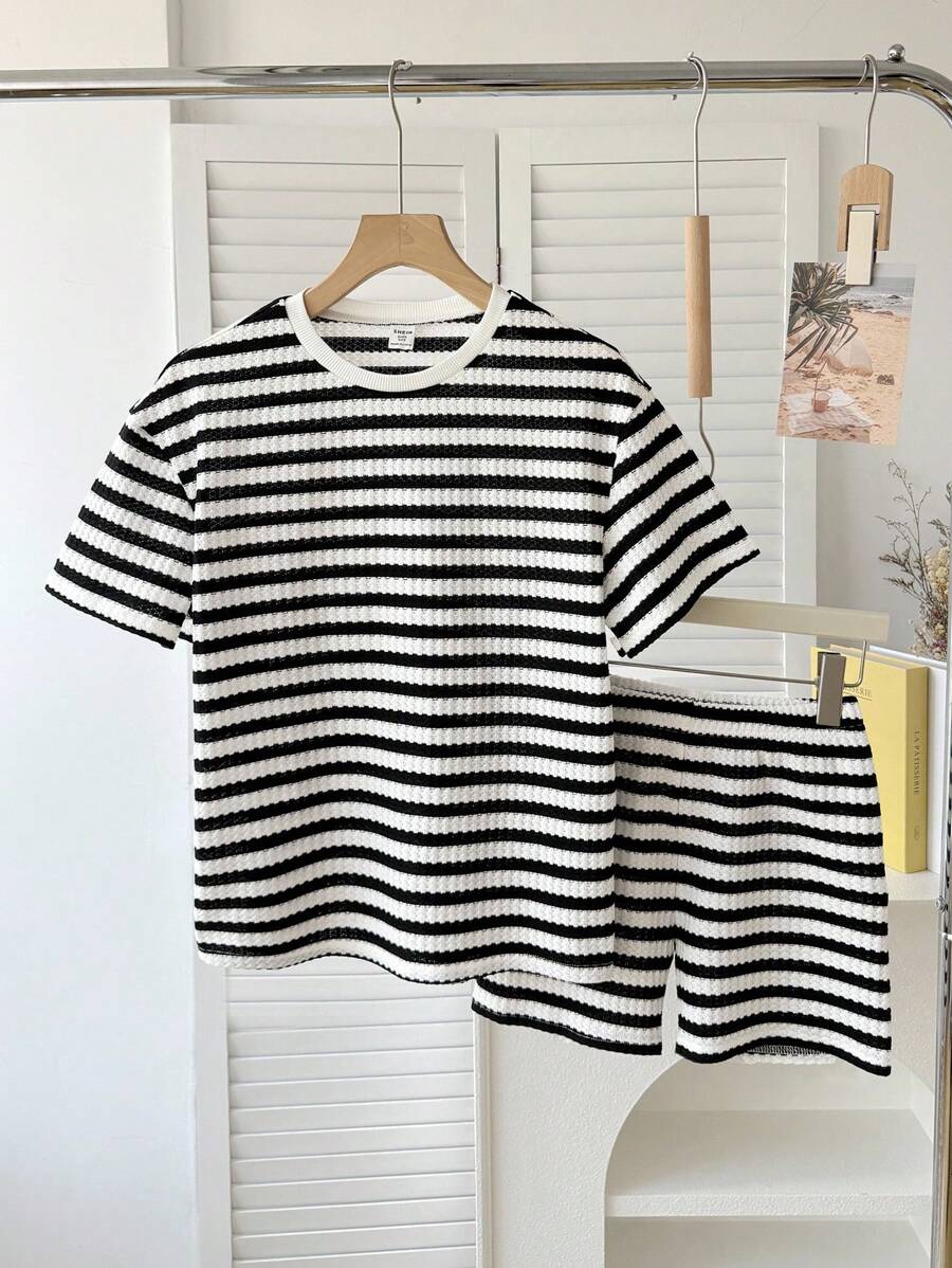SHEIN 青少年女孩宽松休闲条纹圆领T恤和短裤两件套 - 黑與白 - 查看 1