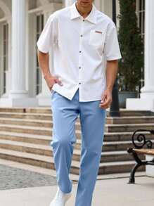 SHEIN 2 件套青少年男孩绅士装 - 白色修身短袖衬衫 + 卡其色长裤，绅士西装套装，商务优雅，学校，生日派对，日常休闲，婚礼，婚礼嘉宾，花童，戒指男孩 - 霧霾藍 - 查看 4