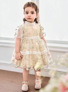 SHEIN Babygirl 可爱夏季花卉蕾丝领短袖迷你连衣裙 - 彩色 - 查看 6