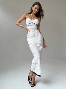 Aloruh 夏季度假简约优雅拼色吊带紧身长款针织女连衣裙 - 黑與白 - 查看 1