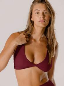 Aralina Leisurewear Pastel Pink Supportive Deep-V Active Twist Crop Top With Bag