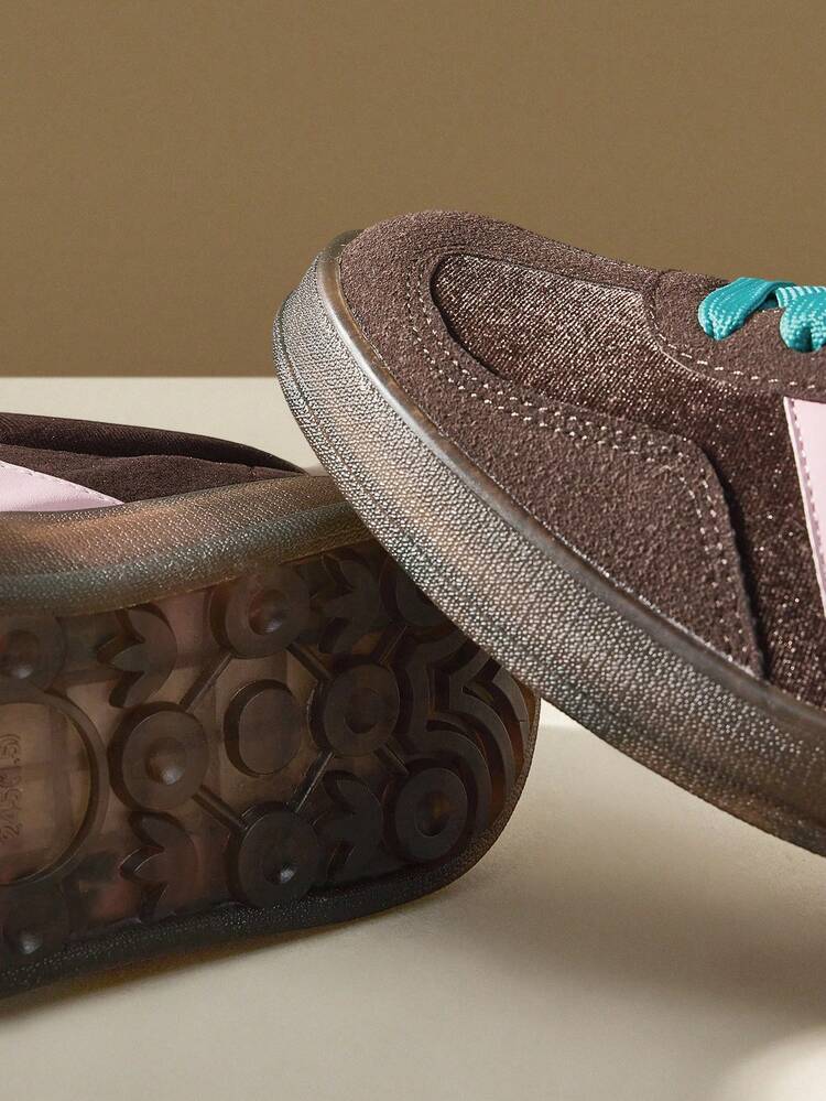 CUCCOO EASI Baskets plates de couleur décontractées pour femmes à bout rond, chaussures de sport extérieures confortables en PU marron café pour une utilisation quotidienne