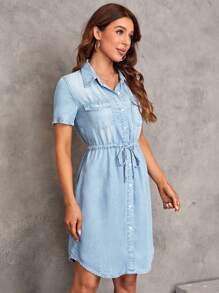 SHEIN LUNE 女式休闲水洗前扣抽绳腰部牛仔效果连衣裤 - 淺色水洗藍 - 查看 6