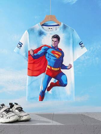 SUPERMAN 2025 Maglietta a maniche corte estiva da ragazzo preadolescente, con stampa di eroe dei cartoni animati e lettere, stile casual da strada, effetto Tintura a nodi