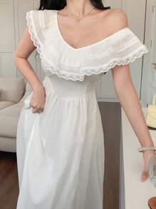 DAZY 韩版蕾丝中长连衣裙，收腰设计，时尚女士