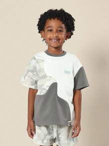 SUMWON Conjunto de camiseta y pantalones cortos de niños de verano con estampado de camuflaje de bloques, casual, de moda holgada, con cintura elástica y cordón, ropa de juego