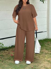 SHEIN EZwear 2 件大码女式字母图案短袖 T 恤和短裤套装，春夏 - 巧克力棕 - 查看 4
