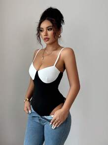 SHEIN Unity Gaun Mini Bodycon Seksi dan Modis dengan Kontras Hitam & Putih dan Tali Bahu Tipis, Cocok untuk Liburan Pantai atau Resor, Musim Semi/Panas - Hitam dan Putih - View 4