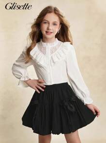 Camicia elegante casual bianca con maniche lunghe in pizzo e motivi traforati, adatta per ragazze adolescenti