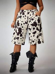 SHEIN Unity Pantalones cortos de mezclilla tipo bermuda con estampado de vaca desgastado para mujer de talla grande - Multicolor - Ver 1