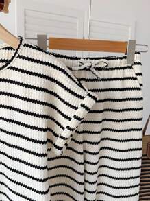 SHEIN Tween Girl Relaxed Casual Comfortable Round Neck Short Sleeve Striped T-Shirt And Pants Set - Black and White - View 5