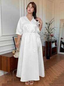 SHEIN LUNE Váy thường ngày màu trơn cỡ lớn cho nữ có họa tiết hoa 3D và eo thắt - trắng - Xem 3