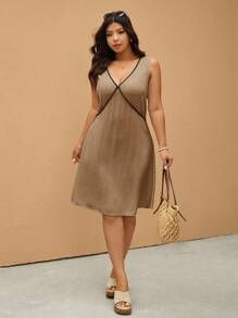 Elaquor 大码撞色V领无袖修身连衣裙 - 駝色 - 查看 5