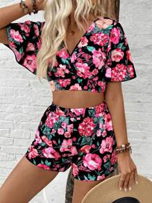 Breezaya 2 件套露背蝴蝶结灯笼袖花卉印花短款上衣和松紧腰花卉印花短裤，度假和日常穿着，夏季