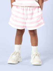 SUMWON 夏季条纹年轻女孩 Polo 衫两件套套装，搭配抽绳短裤和荷叶边袜子，学院风休闲装 - 淺粉色 - 查看 4