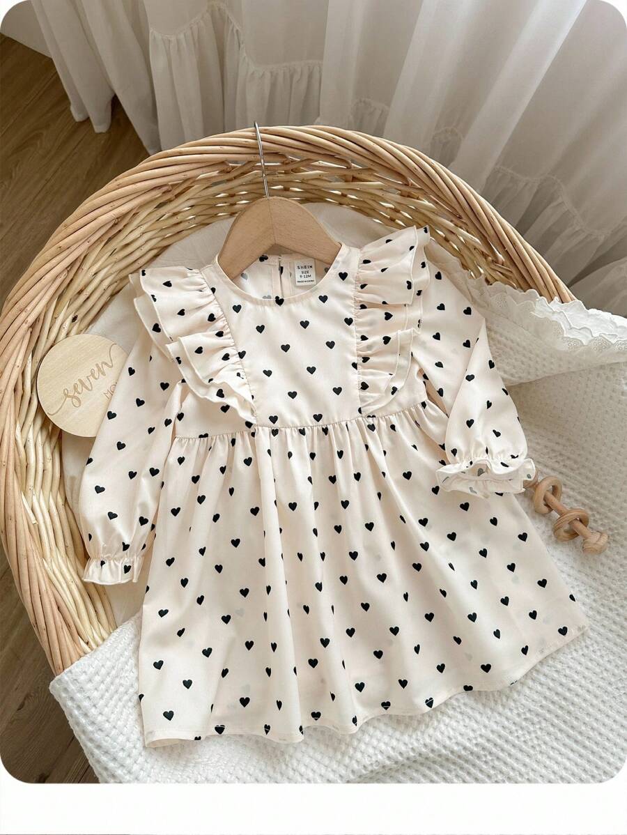 SHEIN 女婴心形印花荷叶边长袖可爱连衣裙 - 米色 - 查看 1