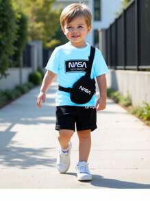 SHEIN Set de 3 piezas para niños pequeños: camiseta casual linda, pantalones cortos y bolsa, estilo deportivo de moda para la calle, para primavera y verano, escapada, vacaciones, viajes, relajación, tomar el sol