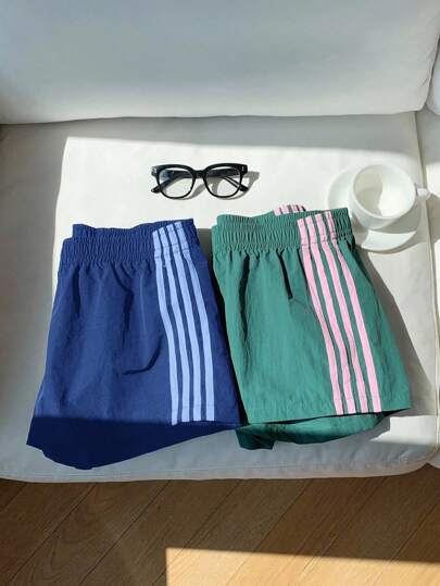 Comfortcana 2 件女式松紧腰条纹宽松休闲运动短裤，百搭日常街头穿着，夏季女式运动短裤套装 2 件短裤套装