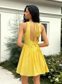 Ria Solene 方领花卉刺绣黄色短款休闲连衣裙（夏季） - 黃色 - 查看 2
