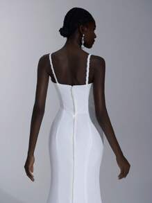 SHEIN Belle فستان زفاف طويل النذيل مفتوح الظهر بلا أكمام مطرز بتصميم زهري أنيق وبشق طويل - أبيض - مشاهدة 6