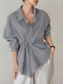 Dazy-Less Cămașă de damă cu mânecă lungă, lejeră, casual, cu dungi, cu nasturi metalici și decor răsucit, potrivită pentru birou și exterior, primăvară/toamnă - Gri - Vizualizare 1