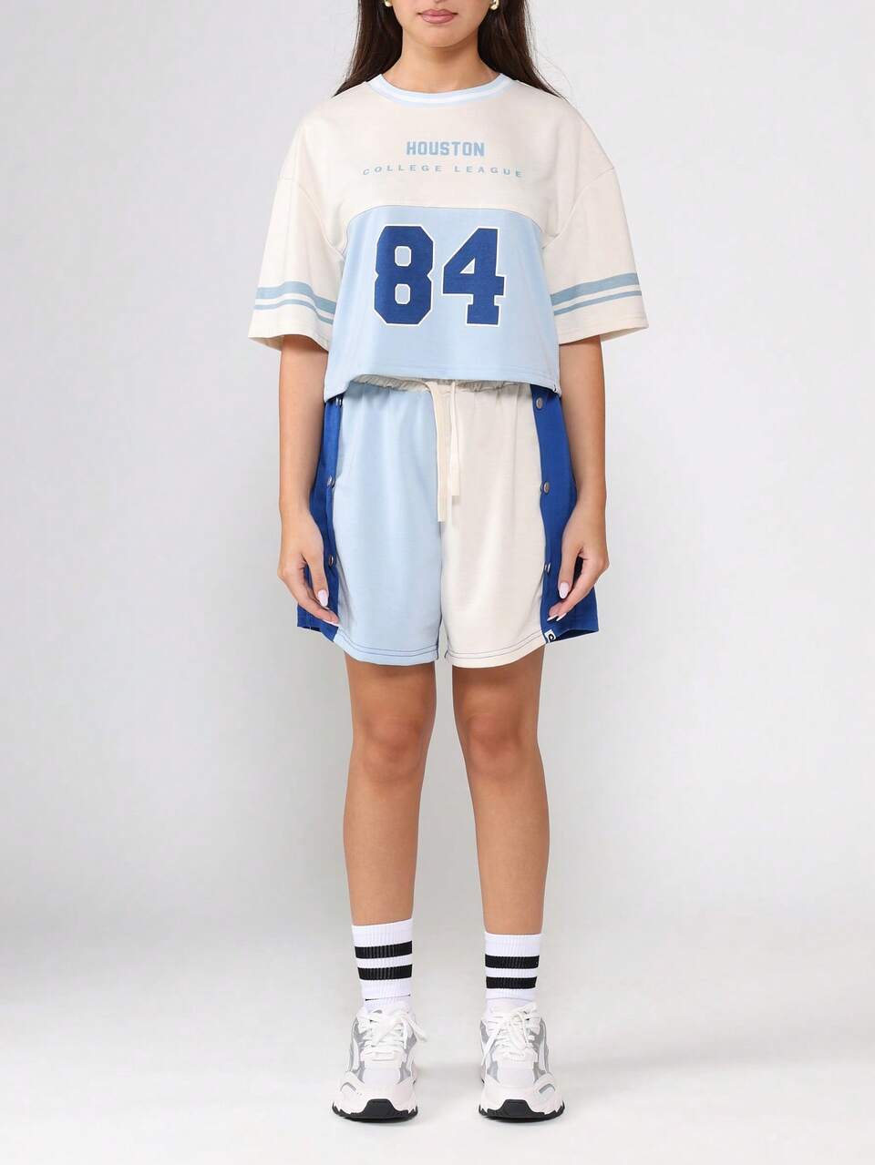 College League – Set aus Crop-Top und Shorts mit seitlichen Knöpfen