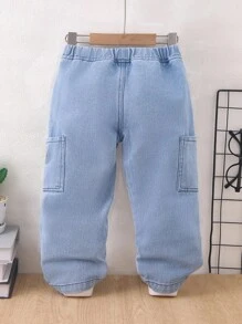 年轻男孩新款水洗蓝色牛仔裤，带有可爱脸绣补丁，休闲宽松版型，松紧腰带，适合日常穿着，简约时尚 - 中等水洗藍 - 查看 2