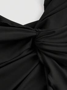 SHEIN PETITE CURVE Women's Plus Size Twist Front Crisscross Sleeveless Top,Cute Tops,Cami, Summer For Women, Graphic Women, Concert Women, Rave Festival, Streetwear For Women, Graduation Women - Black - View 4