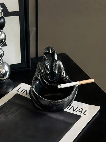 Goth 1 pieza Cenicero de figura oscura misteriosa para hombres, decoración de escritorio gótica premium, accesorio creativo para el hogar u oficina, regalo de lujo para esposo/novio/padre (cumpleaños, Navidad, aniversario), decoración minimalista sofisticada de escritorio con estilo único