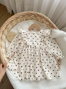 SHEIN 女婴心形印花荷叶边长袖可爱连衣裙 - 米色 - 查看 5