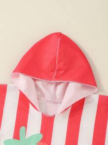 SHEIN 女婴草莓条纹印花连帽沙滩上衣 女婴沙滩罩衫 草莓图案沙滩巾 女婴连帽沙滩巾 女婴沙滩斗篷 - 彩色 - 查看 4