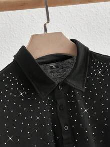 HIMLAND Camisa polo de manga corta con hombros caídos, suelta y con decoración de strass para hombre, de estilo casual
