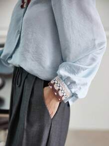 Dazy-Less Blusa holgada de negocios casuales con cuello en V de satén y gasa, con recortes y cintas, de manga larga, adecuada para primavera, verano y otoño - Azul - Ver 4
