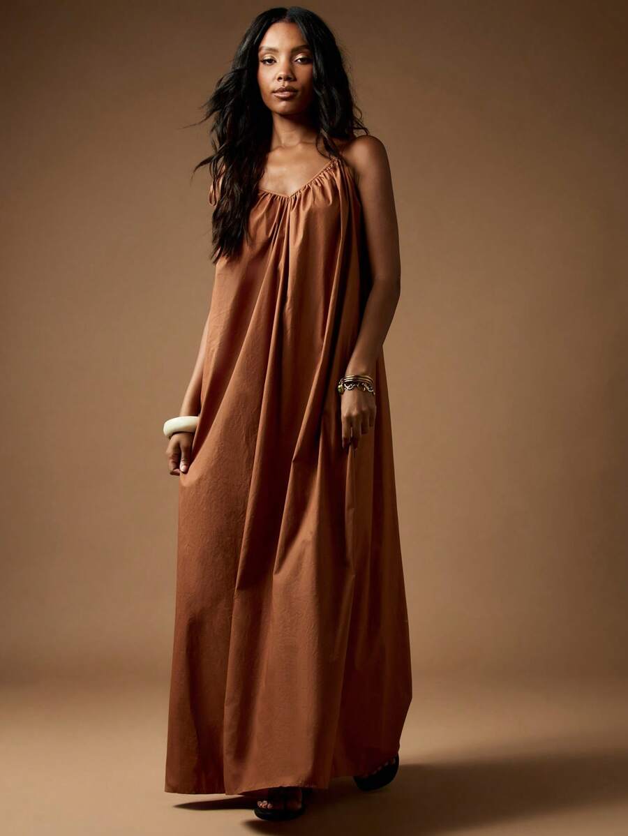 MISSGUIDED Flowing Empire Waist Maxi Dress With Gathered NecklineMISSGUIDED