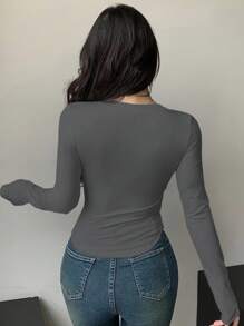 DAZY 女式 V 领纯色基本款长袖 T 恤，性感修身，适合秋冬和春夏季，秋季女装