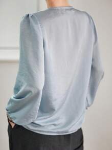 Dazy-Less Blusa holgada de negocios casuales con cuello en V de satén y gasa, con recortes y cintas, de manga larga, adecuada para primavera, verano y otoño - Azul - Ver 14