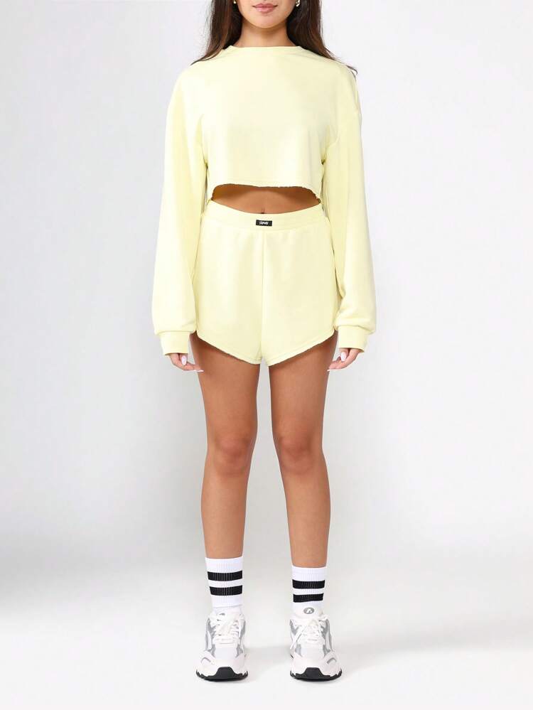 Active Top And High Rise Shorts With Elastic Waistband